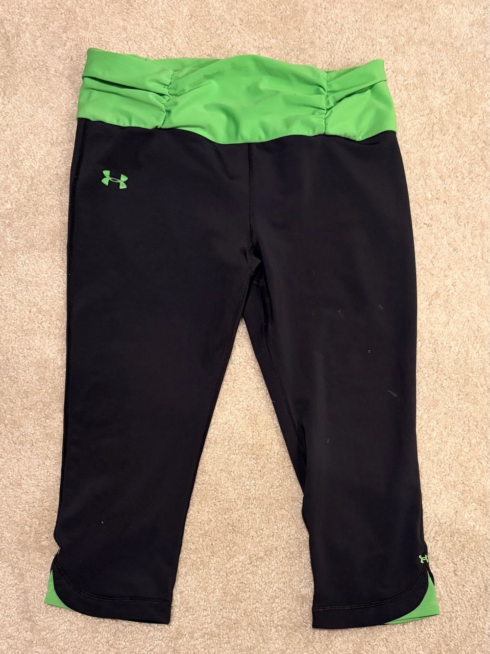 Under Armour Black and Green Womens Capri Leggings